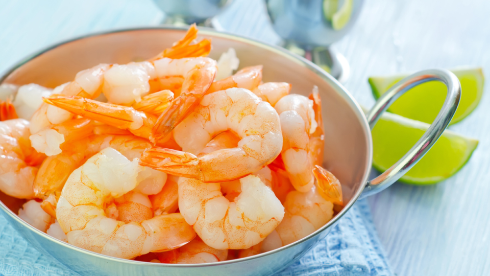 can dogs eat raw shrimp